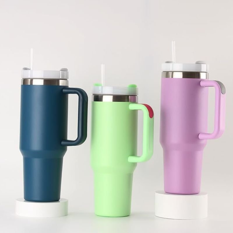 Copo Caneca Térmica Quencher Com Canudo E Alça 1200ML